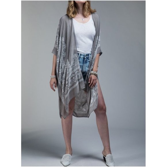 Gray & White Mandala & Lotus Kimono - Picture 1 of 7